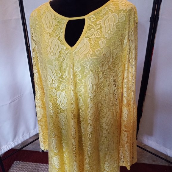 Yellow Dress - Picture 1 of 2